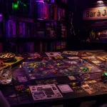 Bar à jeux : table avec cartes et ambiance