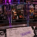 Figurines bandes dessinées en vitrine : modèles PVC et métal